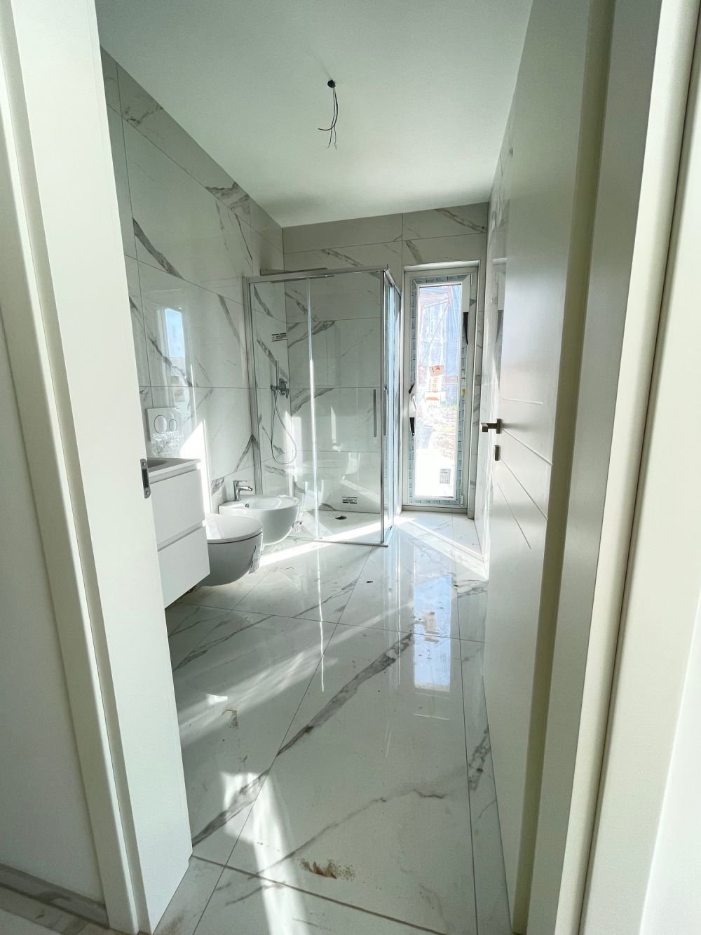 2,5 Zimmer neu mit Seeterrasse -  Bild 3