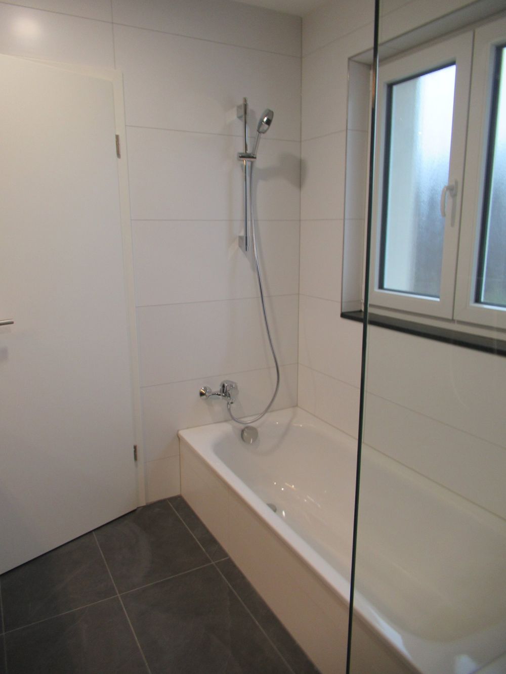 Grosszügige, moderne 3.5 Zimmerwohnung im ländlichen Büsserach, nahe Basel. - Bild 9