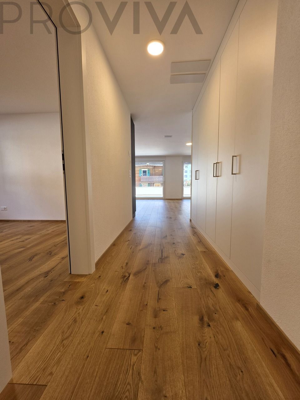 Hell und viel Wohnraum - Im Zentrum mit grosser Terrasse! -  Bild 7