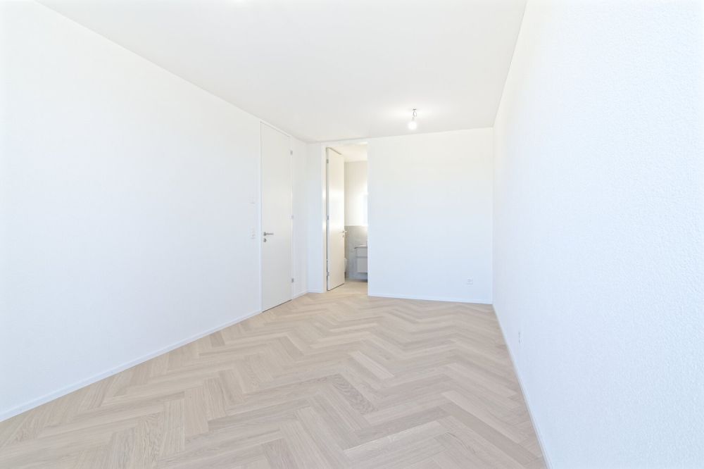 Erstbezug- 4.5-Zimmer Wohnung im 1. Obergeschoss mit Weitsicht - Elternzimmer