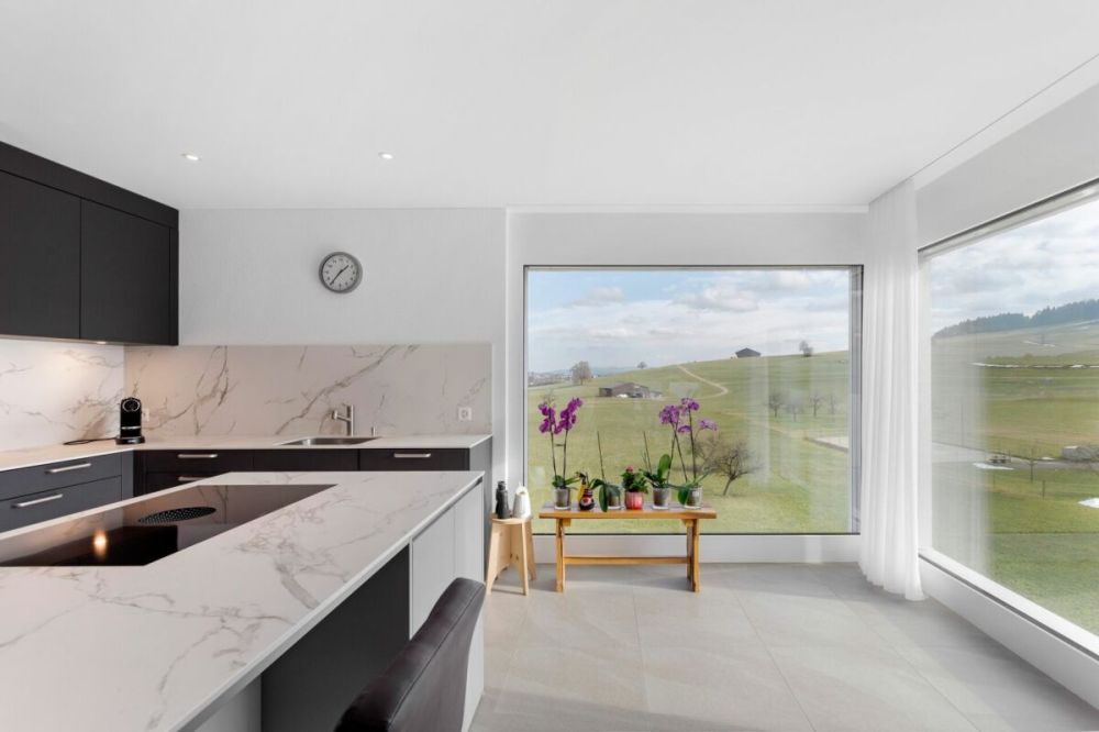 Neuwertige 4.5-Zimmer-Attikawohnung mit herrlichem Weitblick -  Bild 3