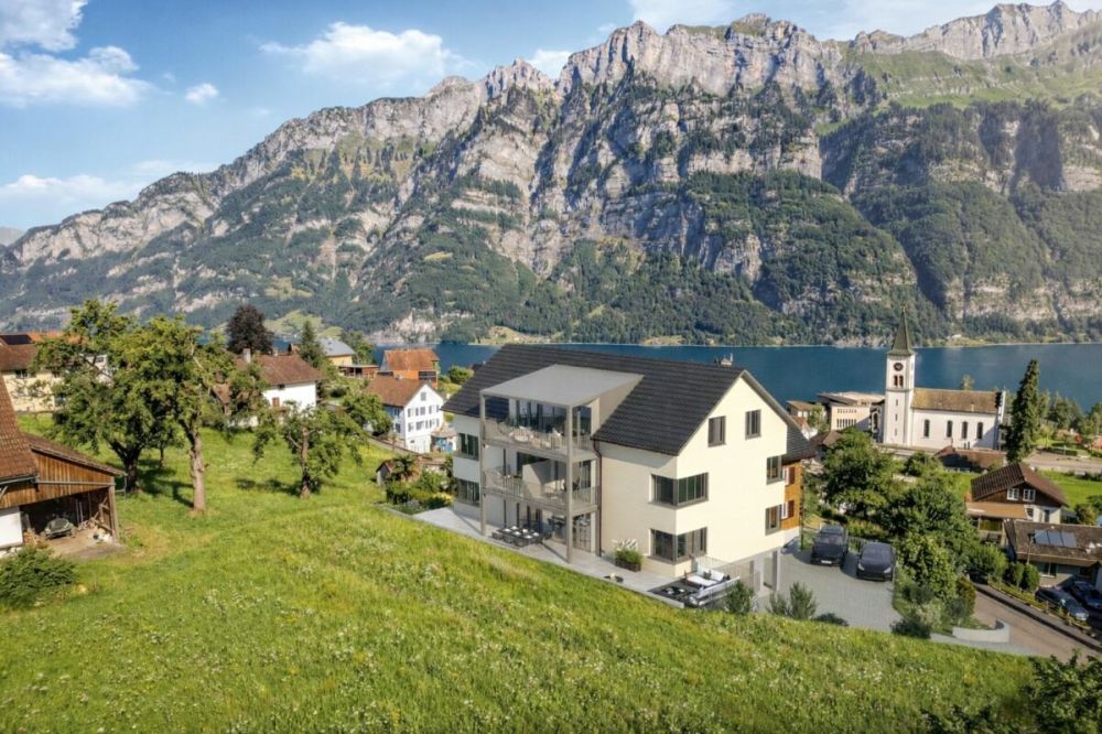 Neubau - Exklusive 4.5 Zimmer Ferien-Dachwohnung über dem Walensee -  Bild 1