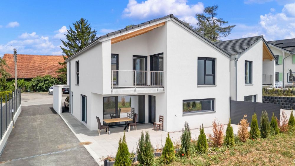 Prächtige Reihenvilla mit 5,5 Zimmern -  Bild 1