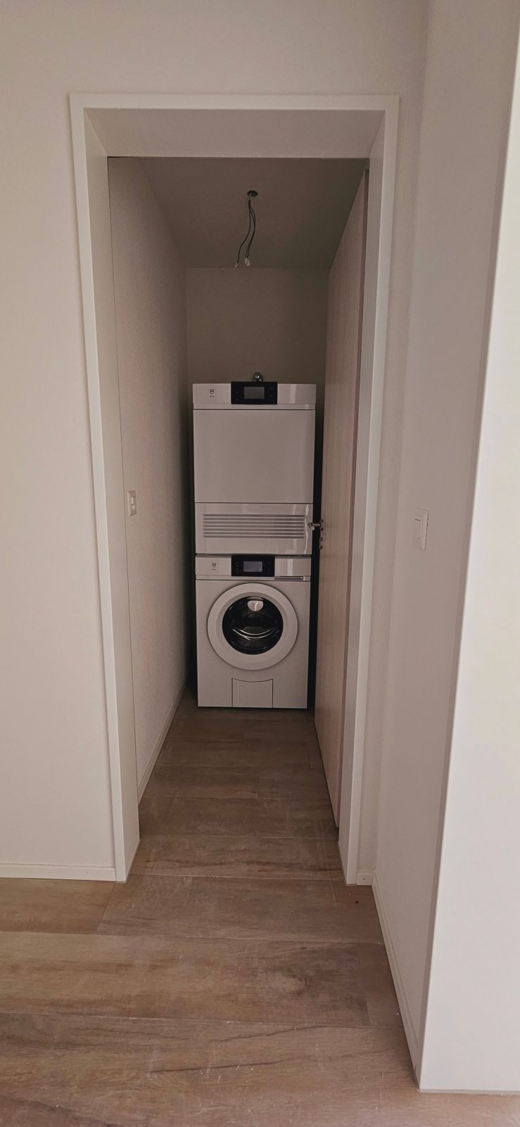 Erstvermietung Waldhofstrasse 4 - Stilvoll wohnen mit urbanem Flair - 20260428_153639