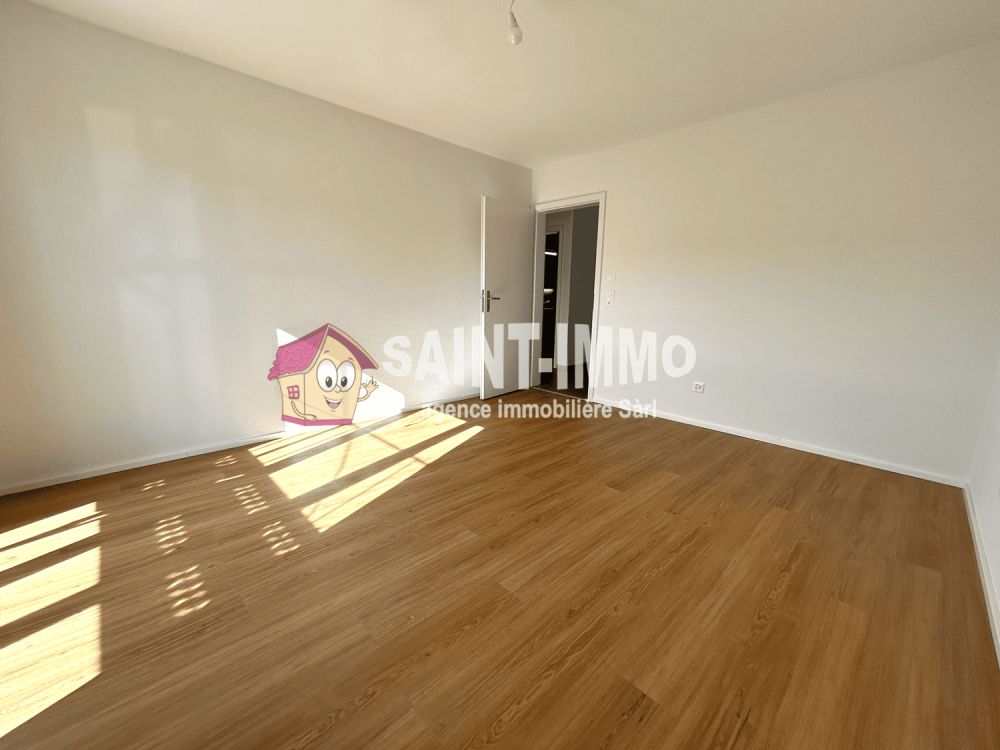 Neue 4.5-Zimmer-Wohnung (104 m2) mit Terrasse / Garten und überdachtem Autoabstellplatz -  Bild 5