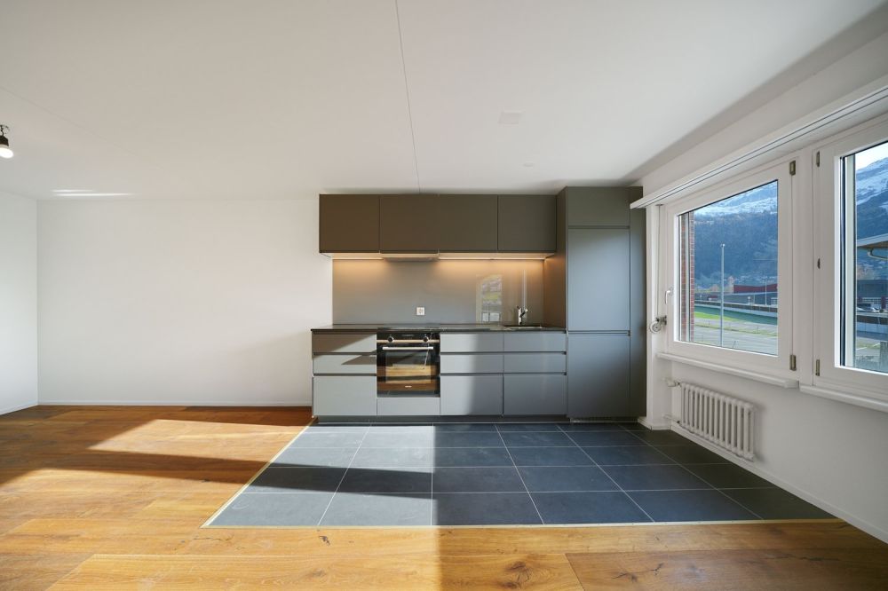 Kernsanierte 3½ Zimmerwohnung mit wunderschöner Bergsicht - Bild 8