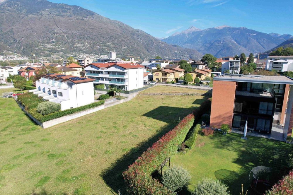 Neue Wohnung mit großem Garten in einer bevorzugten Wohngegend -  Bild 1
