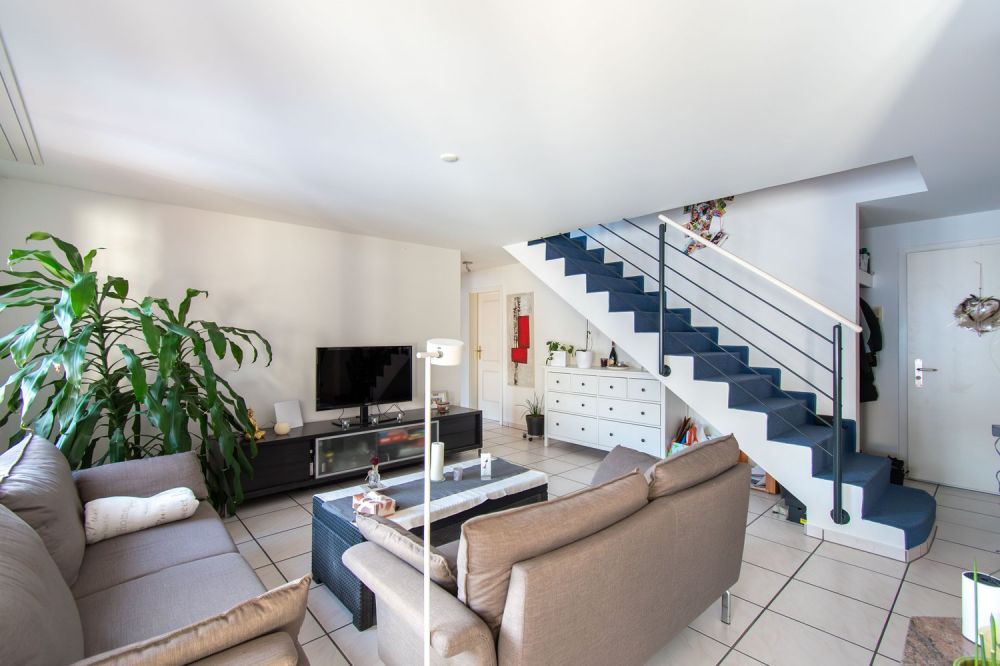 Attraktive 5.5 Zimmer-Maisonette-Wohnung mit Balkon - Bild 3