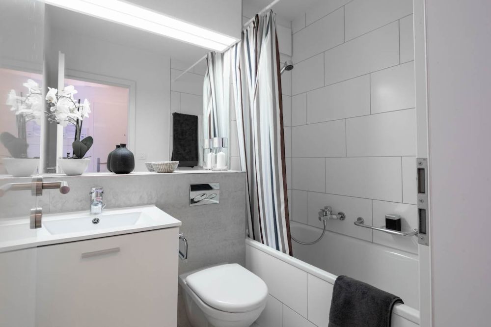 Zentrales, möbliertes Studio mit Balkon zum Innenhof in Zürich Wiedikon -  Bild 3