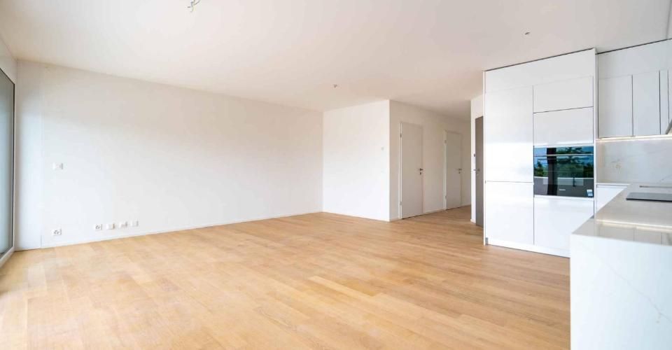 UNIQUE! Attique de 5.5 pièces de 180m2 bénéficiant d'un rooftop terrasse de 168m2 avec vue panoramique sur le lac et les Alpes - Attique 5.5 pièces - image - 4