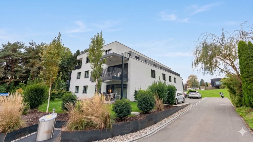 GEMÜTLICHE UND GROSSZÜGIGE 3.5 ZIMMER-WOHNUNG IN REBSTEIN -  Bild 2