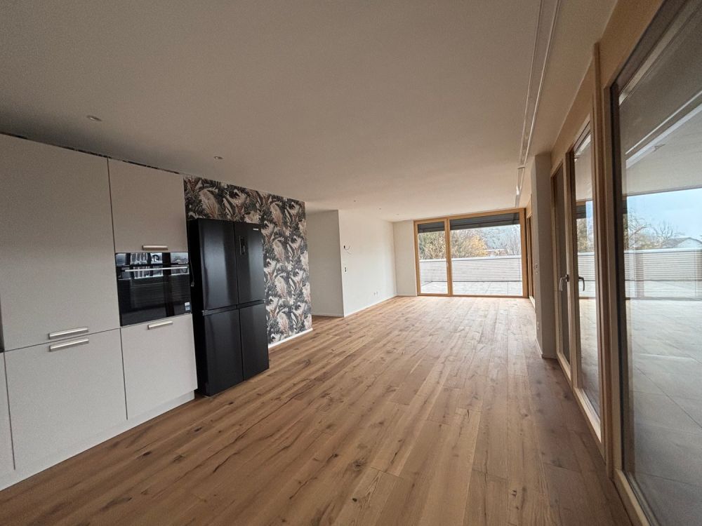 Attraktive 6.5 Zimmer Neubauwohnung an ruhiger Lage in Erlen -  Bild 4