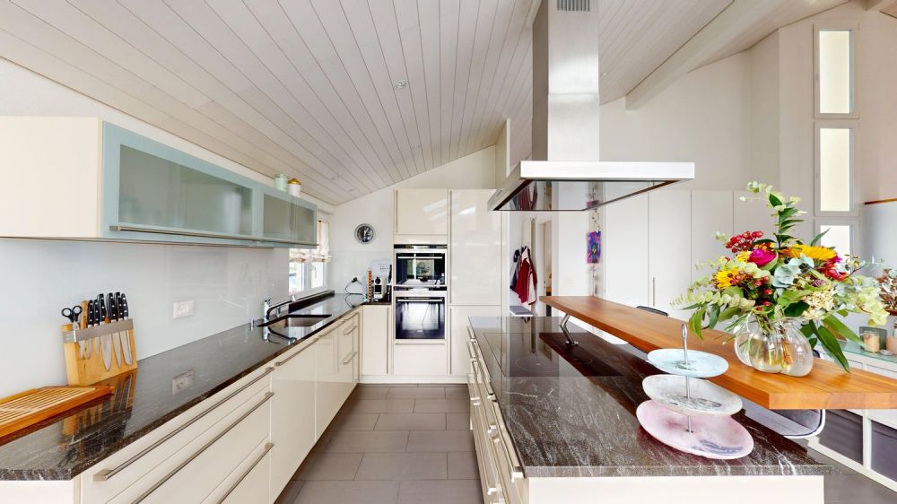 Muttenz : Freistehendes  - 6.5 Zi.- EFH auf traumhaftem Grundstück u. ruhiger Lage - Bild 2