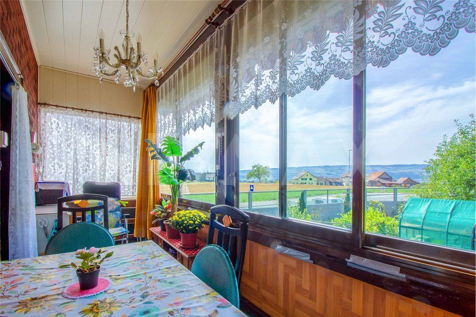Charmantes 4½ Zimmer Chalet mit Weitblick über Feld und Flur im Wohnrecht -  Bild 4