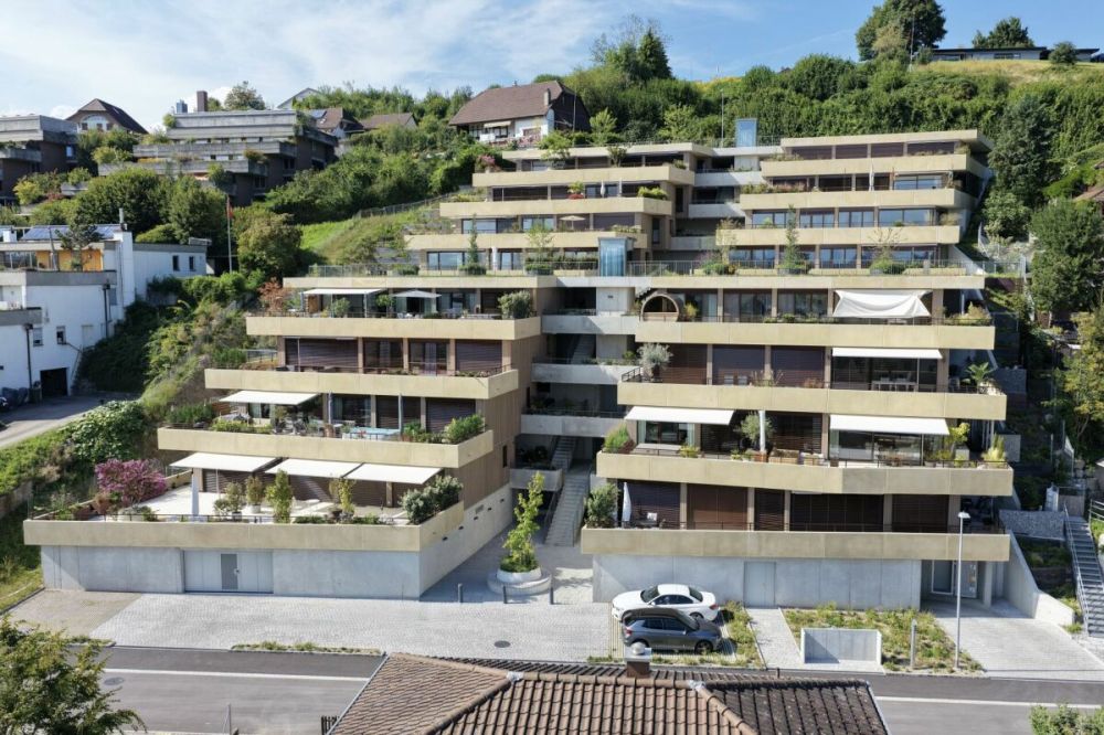 LICHTDURCHFLUTETE TERRASSENWOHNUNG -  Bild 1