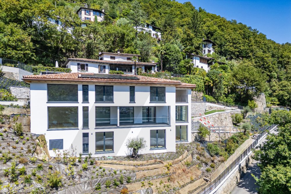 VILLA DI PRESTIGIO CON SPLENDIDA VISTA LAGO -  Bild 3