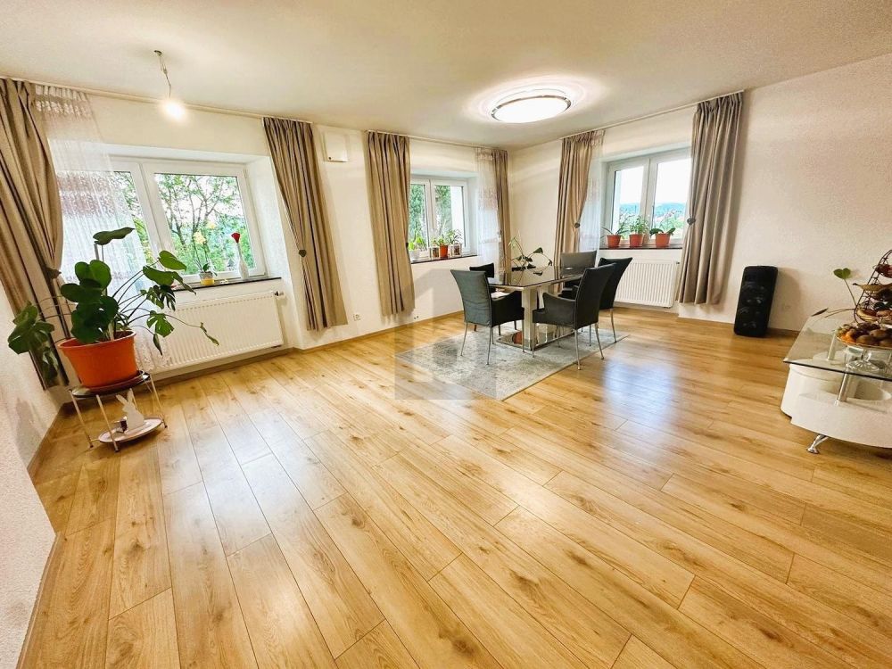 HOCHWERTIG KERNSANIERT AN RUHIGER LAGE -  Bild 2