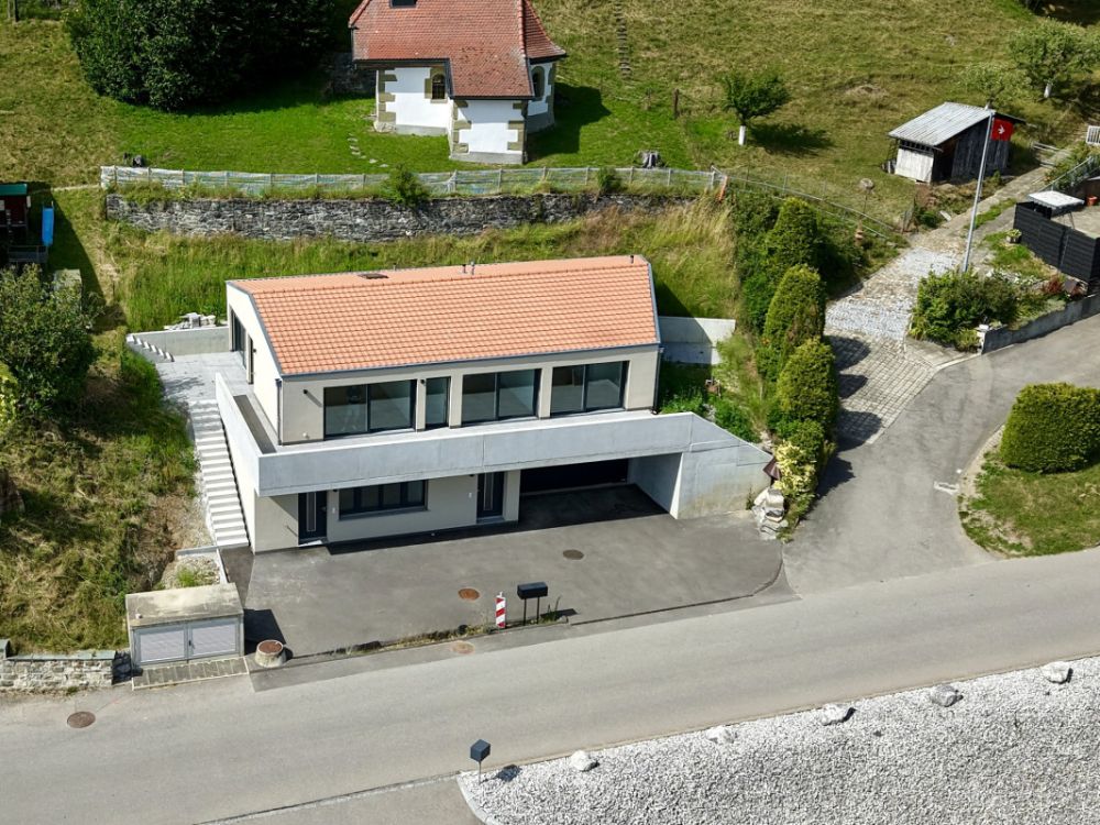 Neue Villa mit separater Einheit und freier Sicht auf die Préalpes - Senèdes -  Bild 1