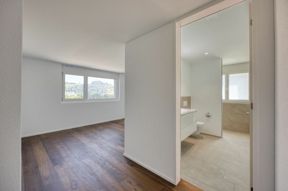 NEUBAU - 3.5 Zimmer-Wohnung mit 310 m2 Gartenanteil -  Bild 3