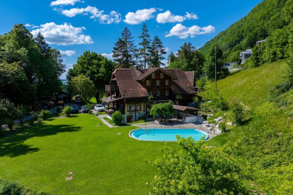 Ein Ort wie kein anderer - Landhausrarität oberhalb von Weggis - Seltene Liegenschaft umgeben von Natur