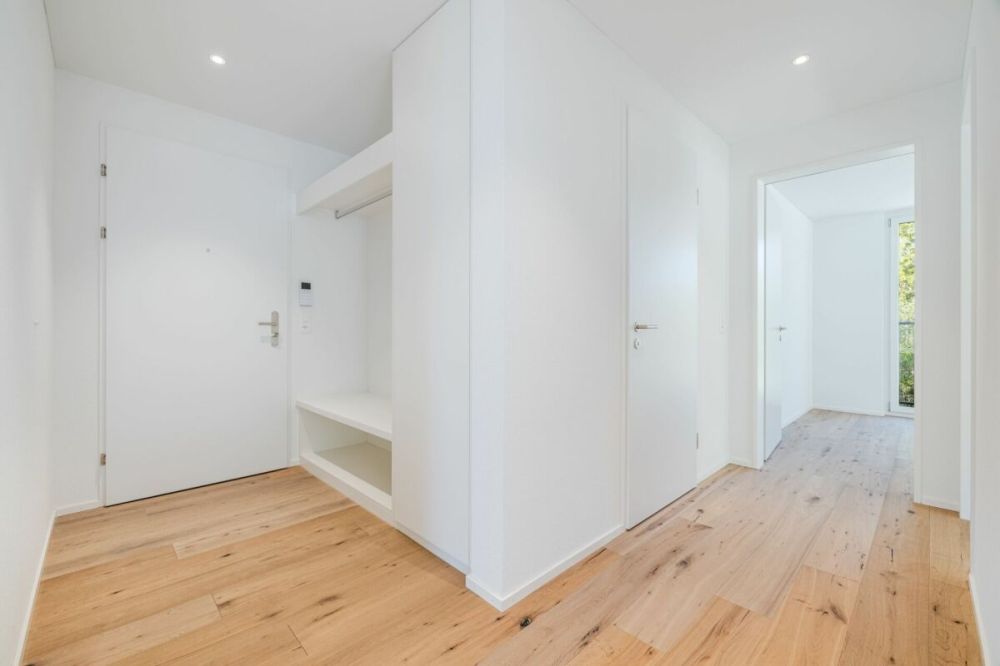 WO DIE SONNE ZU HAUSE IST: STILVOLLE 4.5-ZIMMER-WOHNUNG AN RUHIGER LAGE -  Bild 2
