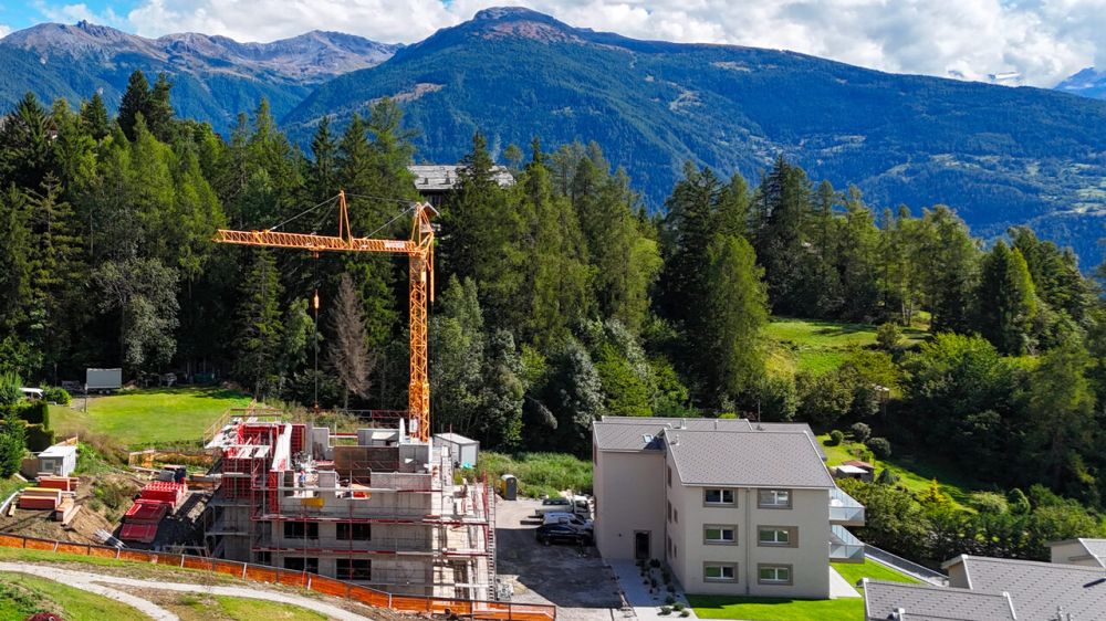 Appartement 3.5 pièces neuf (1er étage) - Lens - Bâtiment E en construction (02.09.2025) - Vue latérale