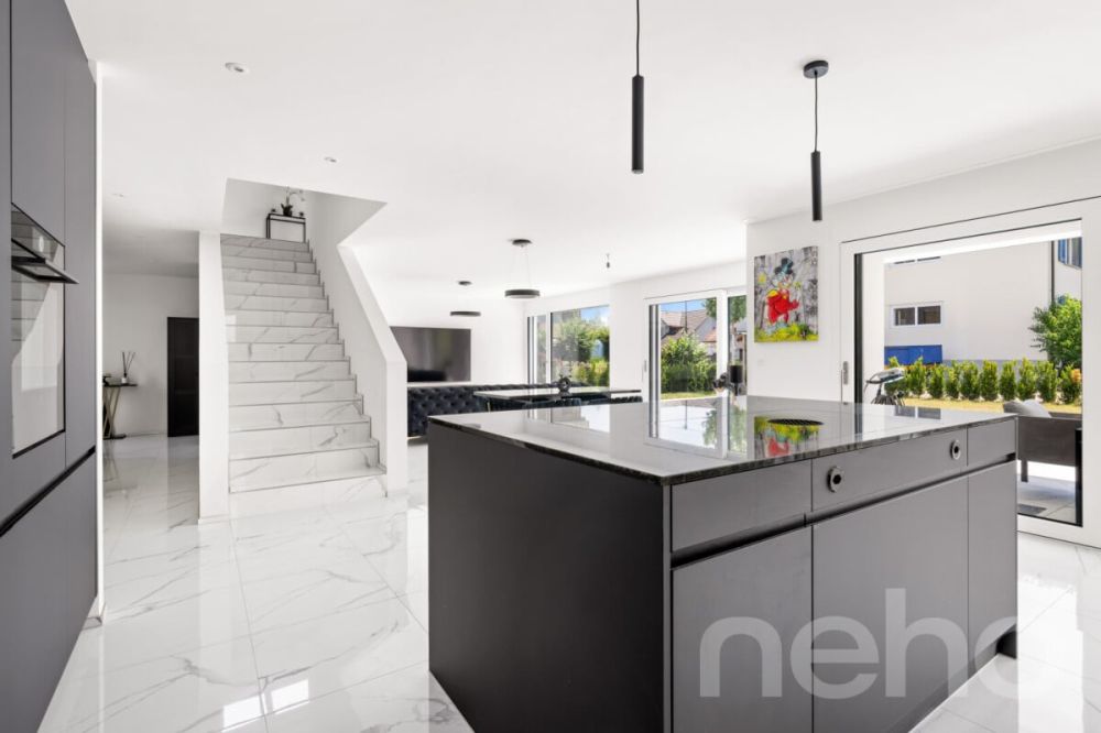 Luxuriöses 7.5  Zimmerhaus mit Aussenpool - Exklusives Wohnen in Suhr -  Bild 4