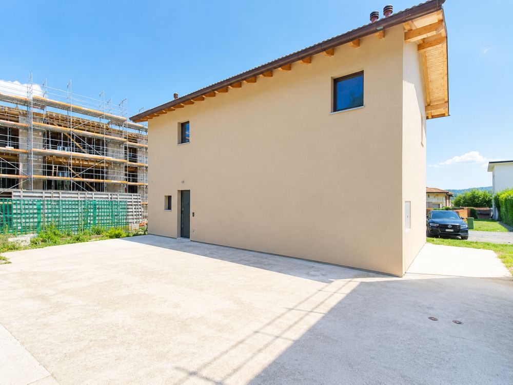 MODERNA CASA UNIFAMILIARE DI NUOVA COSTRUZIONE CON GIARDINO -  Bild 3