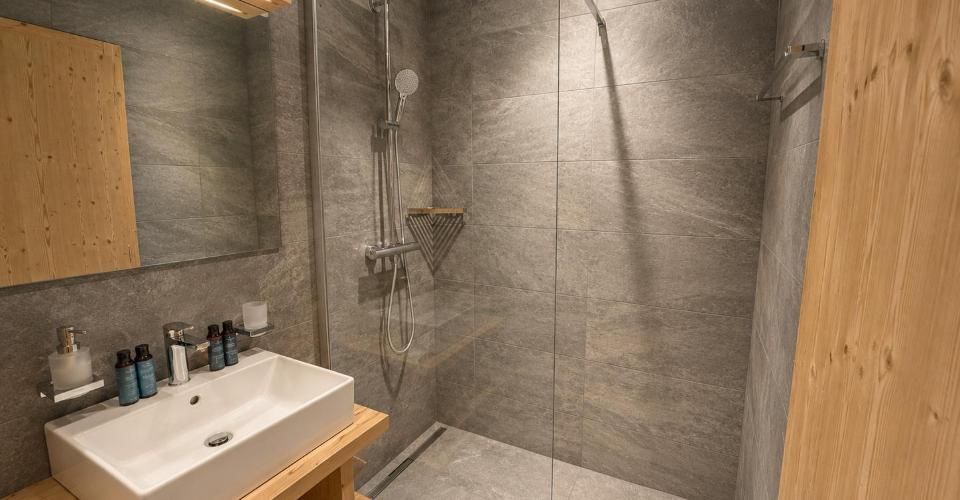 Superbe appartement ski in-out dans résidence hôtelière - Appartement 4.5 pièces - image - 3