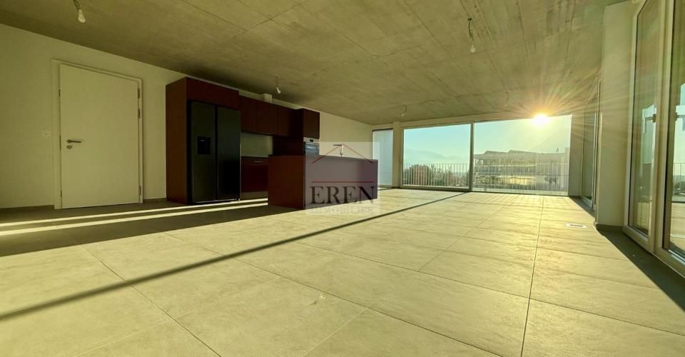 Attique panoramique 4,5 pièces entièrement vitrés avec balcon-terrasse en angle de 72m2 - Attique 4.5 pièces - image - 3