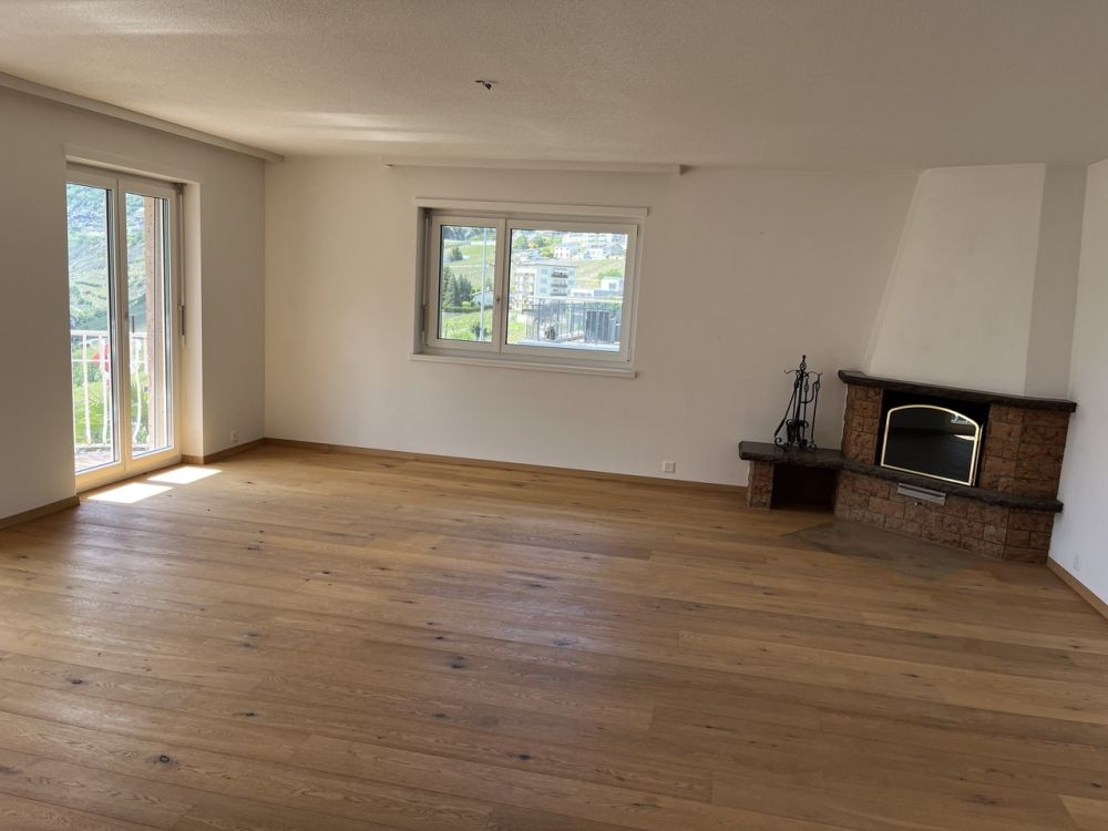 Villa mit  Einlegerwohnung in Leuk-Stadt - Wohnzimmer 1. OG