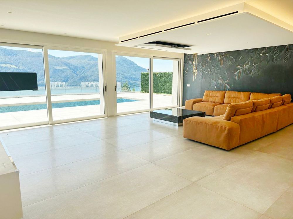 VILLA EXTRALUSSO CON IMPERDIBILE VISTA SULLE ISOLE DI BRISSAGO -  Bild 2