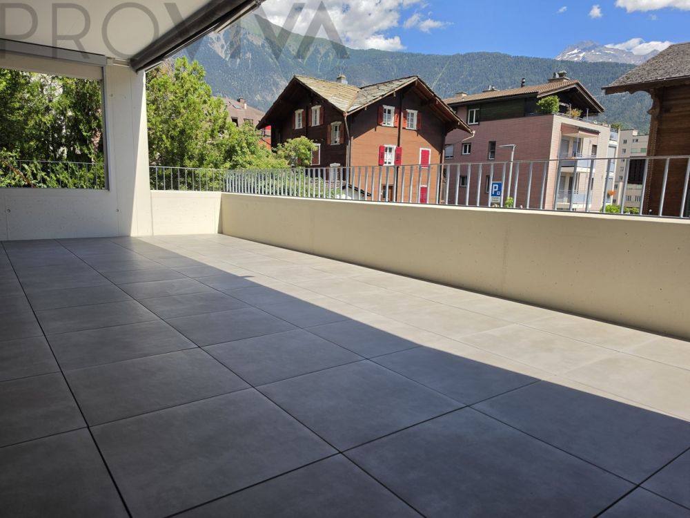 Hell und viel Wohnraum - Im Zentrum mit grosser Terrasse! -  Bild 2