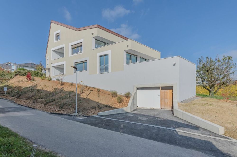 GROSSEN IMMOBILIEN - Exklusive 4.5-Zimmer-Maisonettewohnung mit Seesicht - Bild 1