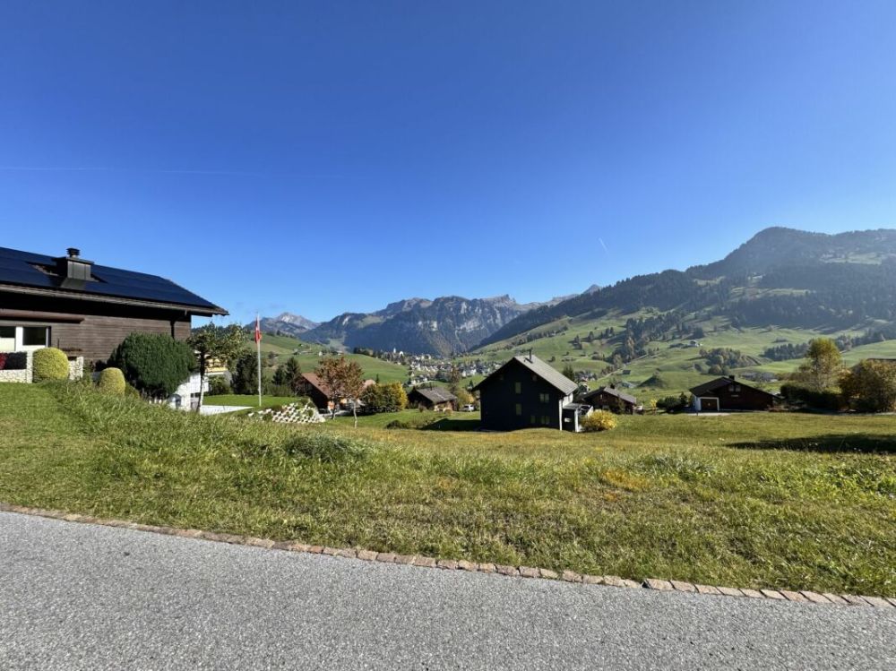 Neubau, 5.5 Zi. Einfamilienhaus mit wunderschönem Ausblick - Bild 3