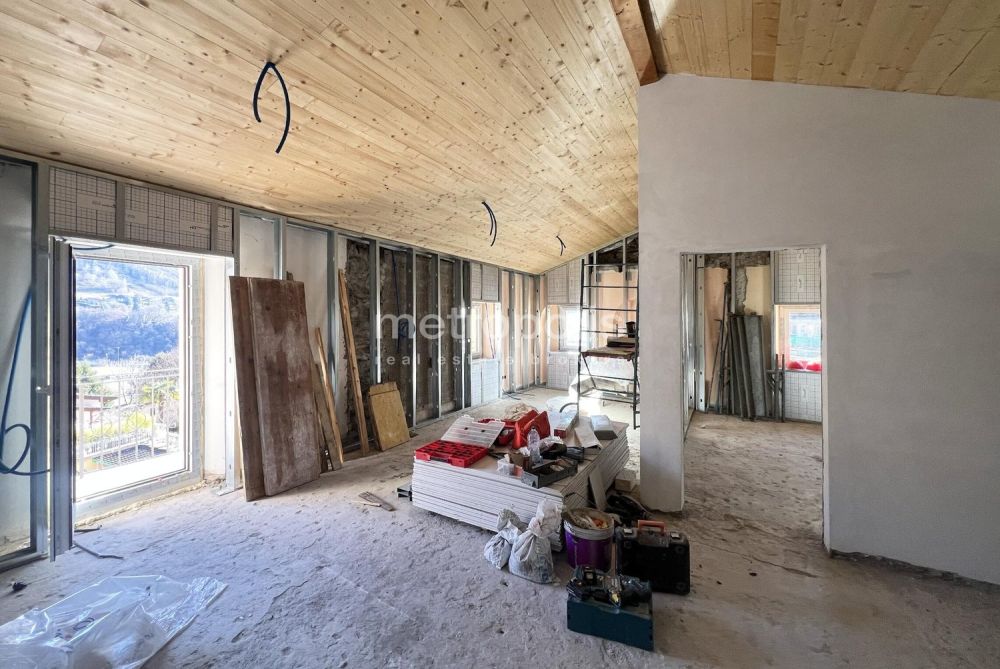 3.5 Charmante Wohnungen im letzten Stock in Arogno renoviert -  Bild 2