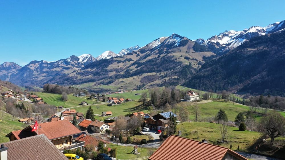 Magnifique chalet neuf de 4,5 pièces avec vue panoramique sur les montagnes - Bild 7