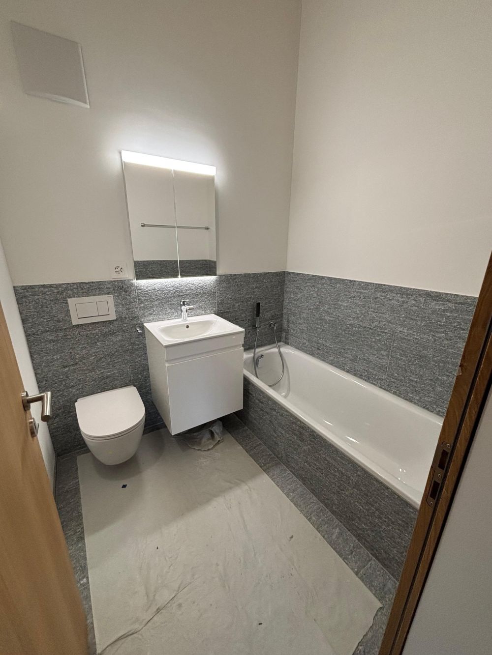 Wunderschöne 3.5-Zimmer-Dach-Ferienwohnung - Bild 11