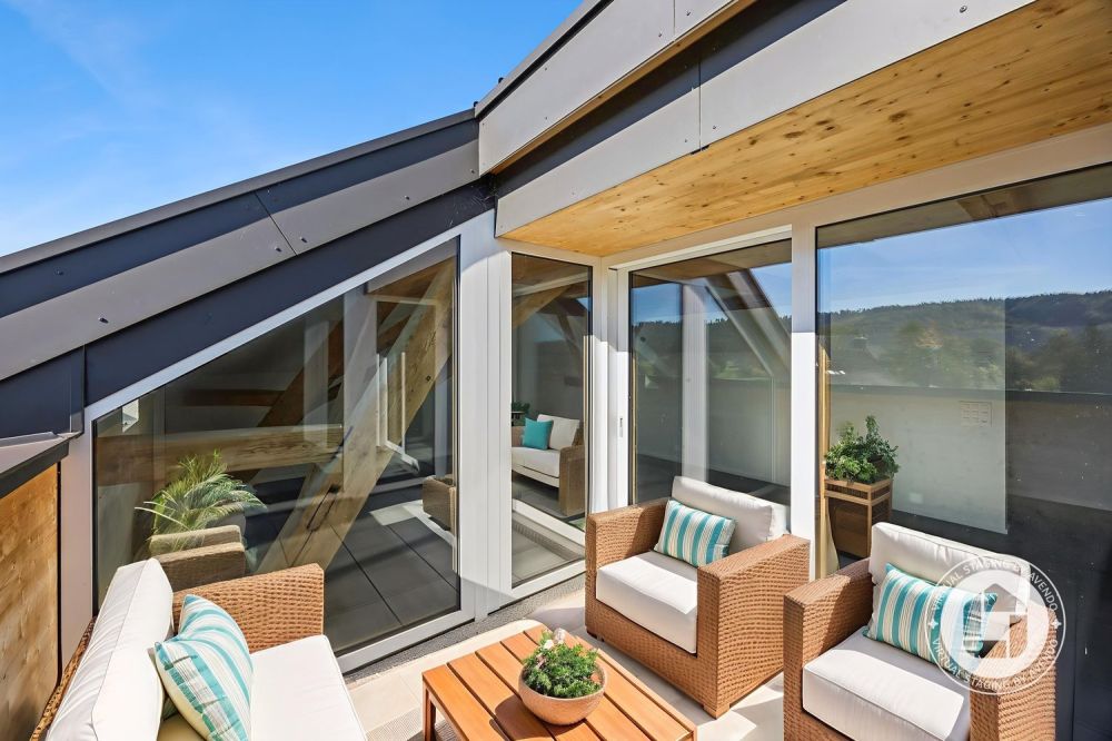 Exklusive 5.5-Zimmer-Dach-Maisonette mit Charme - Bild 3