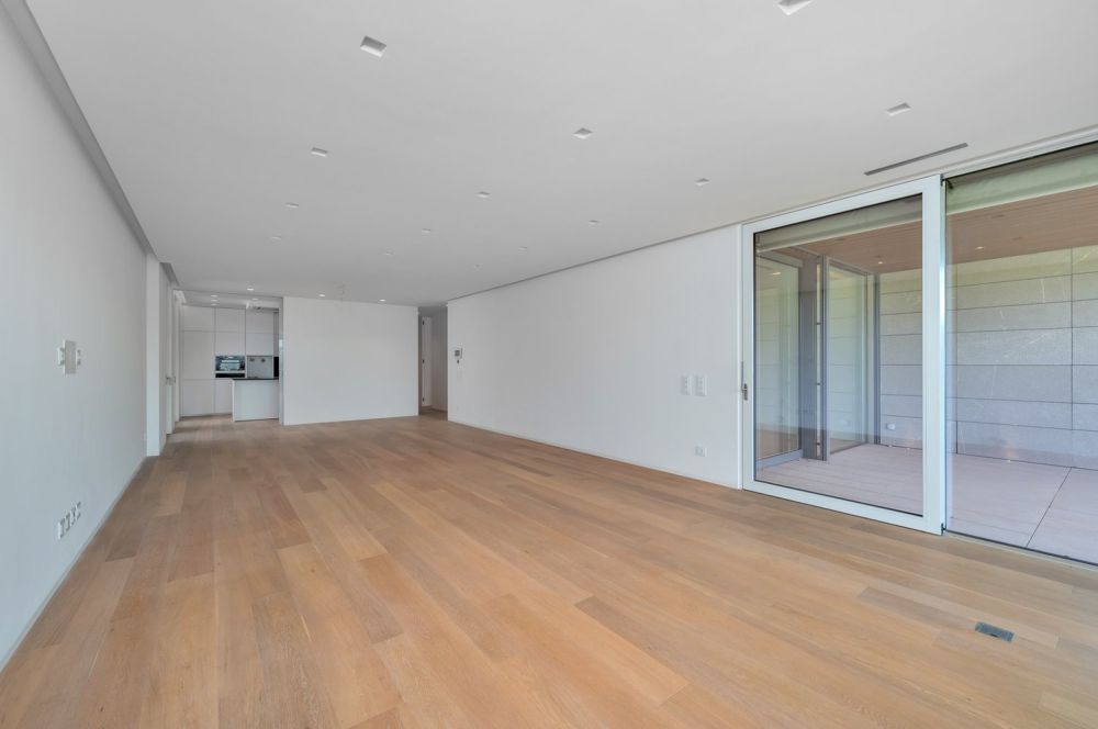 LUXURIÖSE 4.5 ZIMMER WOHNUNG MIT GARTEN -  Bild 4