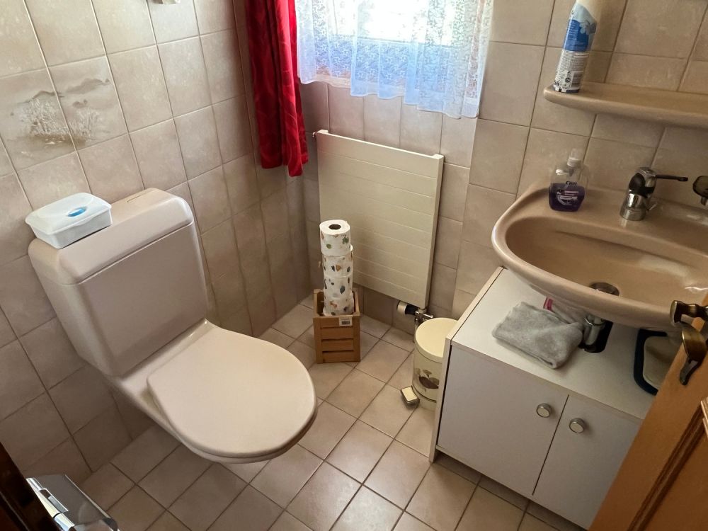 Einfamilienhaus mit angebautem, ausbaubarem Hausteil an schöner Lage. -  Bild 7