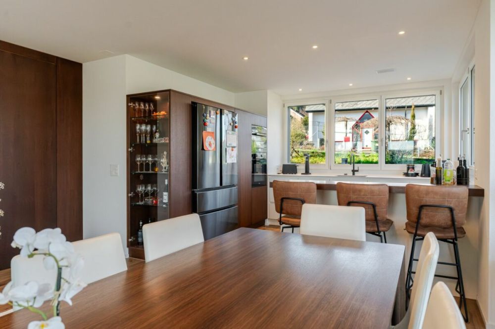 Exklusive 5.5 Z' Maisonette-Wohnung mit verglastem Balkon, Weitsicht und 2 EHP's -  Bild 6