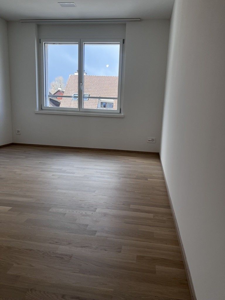 Erstbezug: Moderne 4.5-Zimmer-Wohnung an zentraler und ruhiger Lage in Bülach -  Bild 9