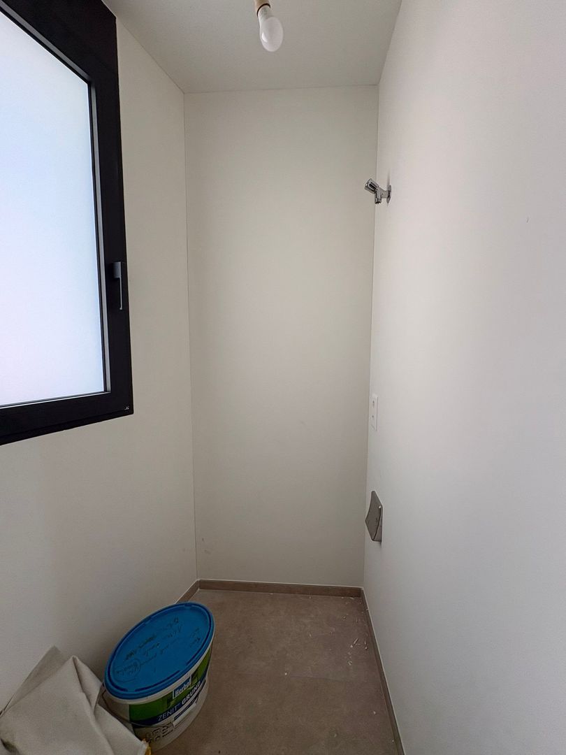 Moderno appartamento di 3.5 locali con ampia terrazza a Giubiasco -  Bild 13