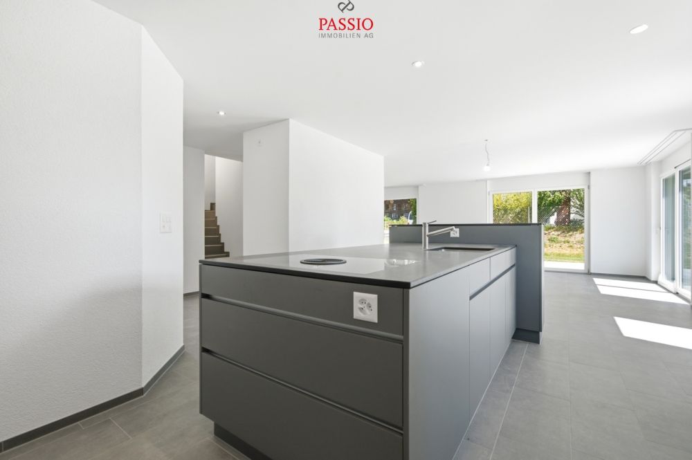 Exklusives 6.5-Zimmer-Doppeleinfamilienhaus mit grosszügigem Garten -  Bild 8