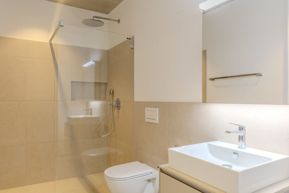 170 m² Gartenwohnung mit separatem Homeoffice / Atelierraum - Gästebad