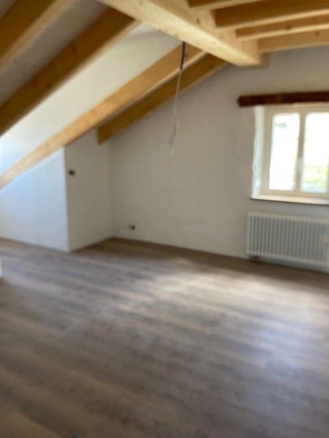 Moderne 4.5-Zimmer-Dachwohnung in Büsserach mit Balkon und schöner Aussicht -  Bild 4