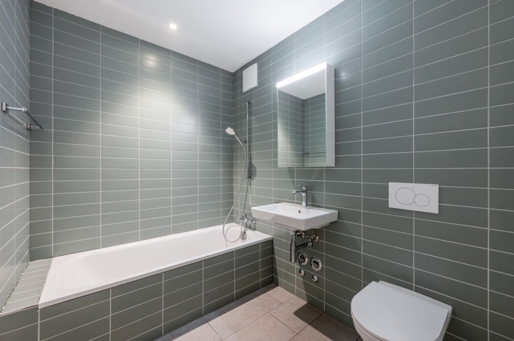 Wohnkomfort im Herzen von Frick - 3.5 Zimmer Wohnung sucht neue Mieter - Badezimmer