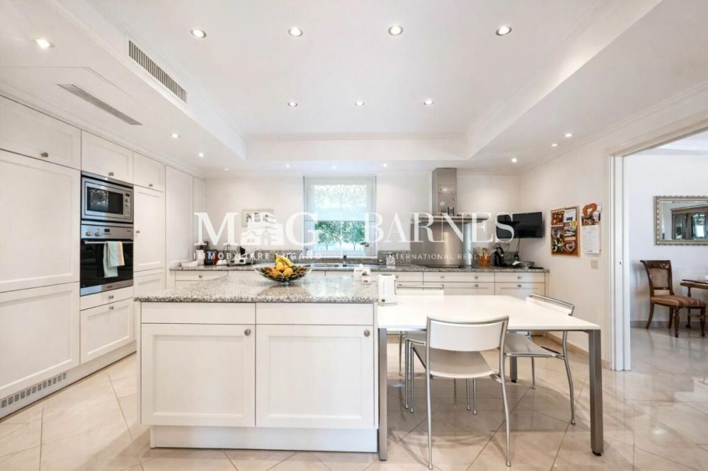 Lugano, Manno: VILLA SIGNORILE, elegante con piscina e dépendance - Bild 12