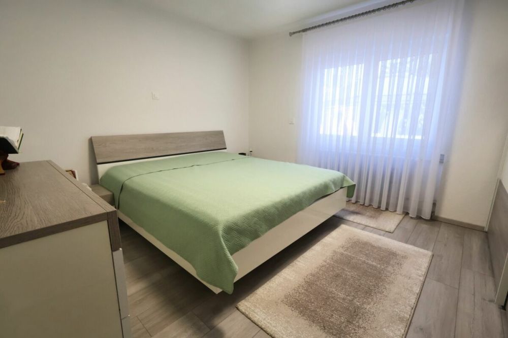 Viel Platz für Familie & Generationen: saniertes Haus mit Garten, Terrasse & Garage Kopie - Bild 7